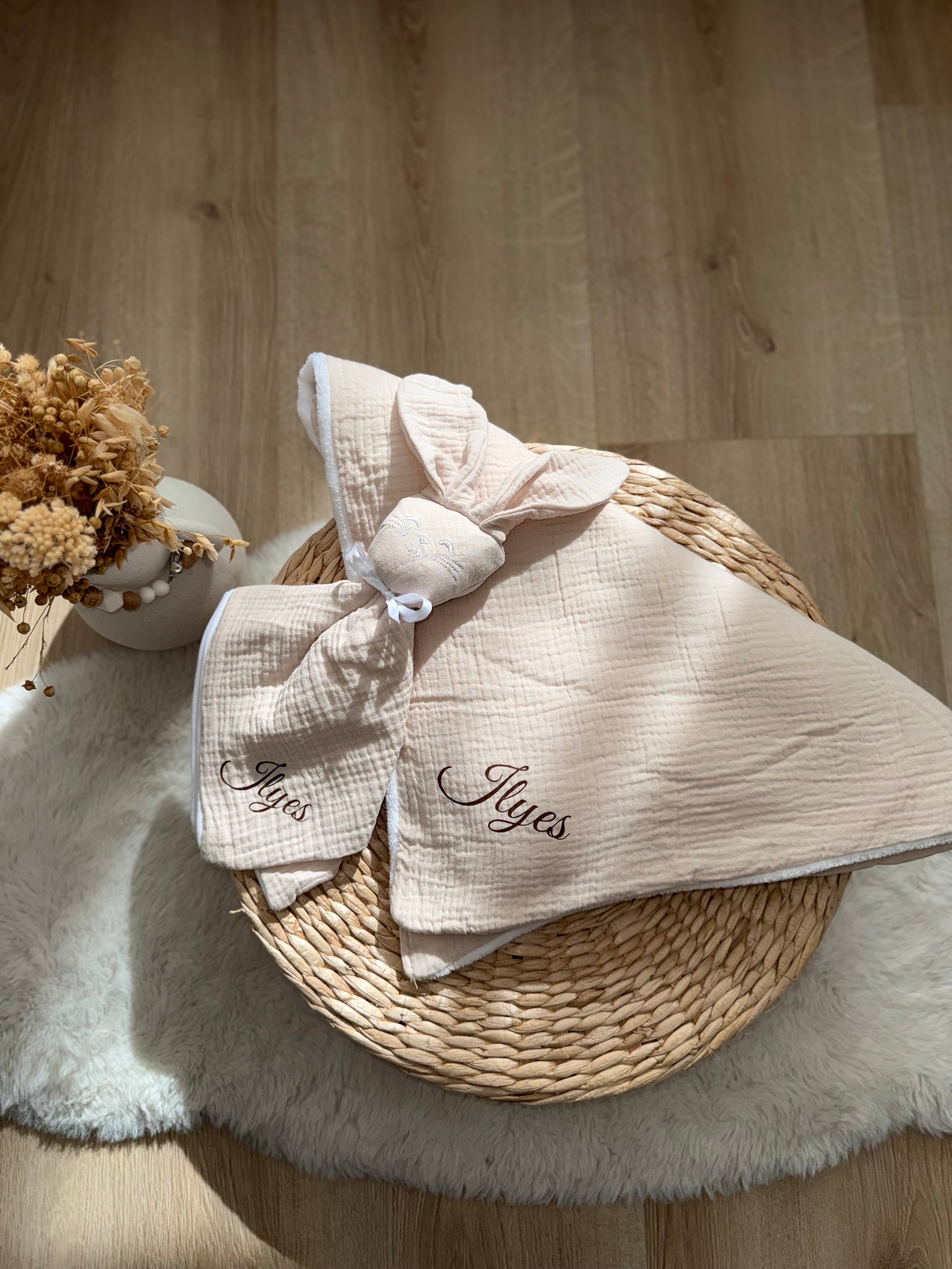Pack Naissance Personnalisé – Doudou + Plaid + Protège Carnet de Santé