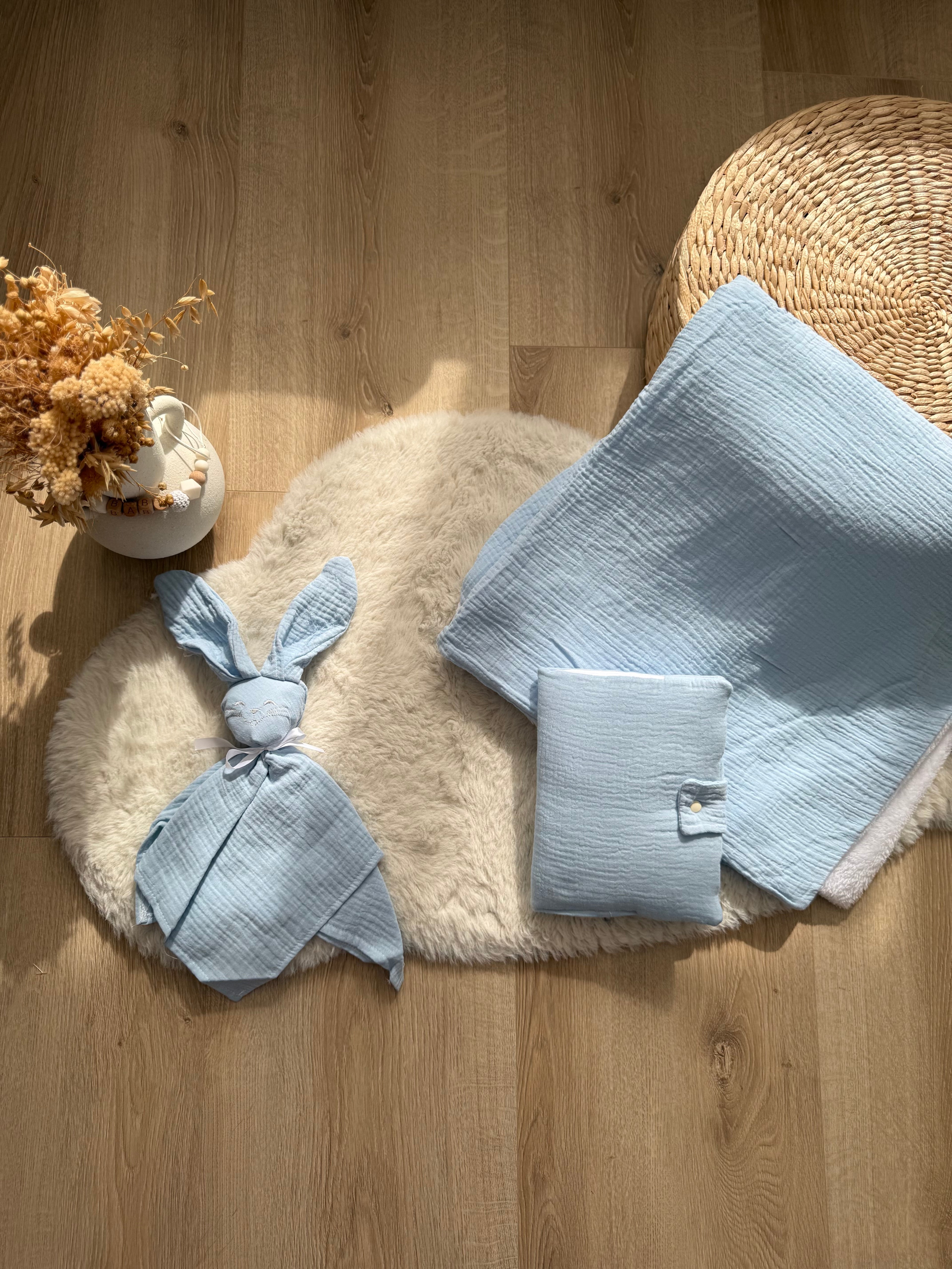 Pack Naissance Personnalisé – Doudou + Plaid + Protège Carnet de Santé
